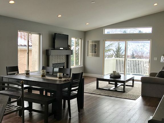 Familyroom/dining room