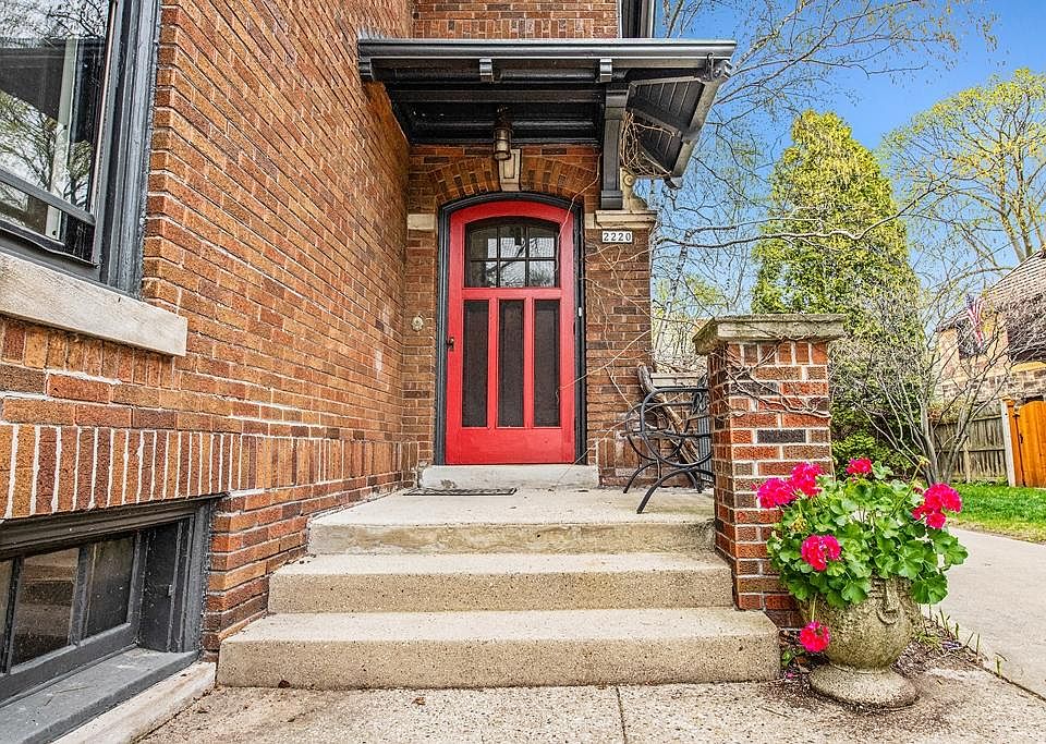 2220 E Newberry Blvd, Milwaukee, WI 53211 Zillow