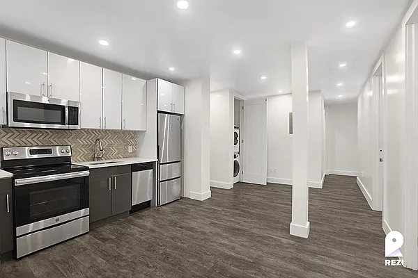 Rented by REZI | media 1