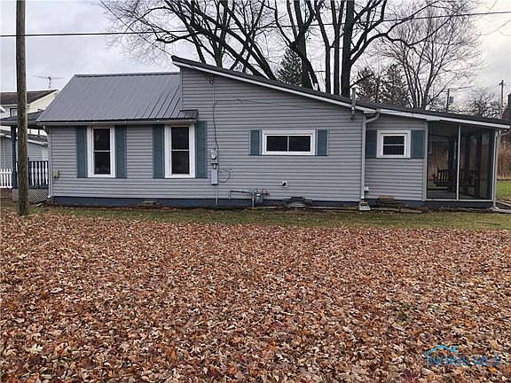 3rd image of 939 Woodlawn Ave