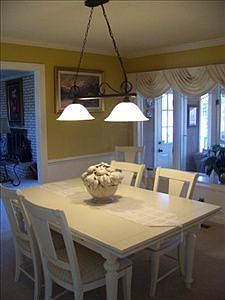 5th image of 100 Breezewood Dr