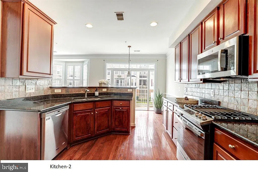 13618 Venturi Ln — Photo 4