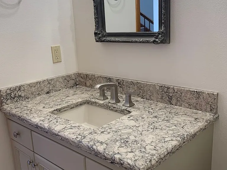 3747 Lincolnwood Dr — Photo 9