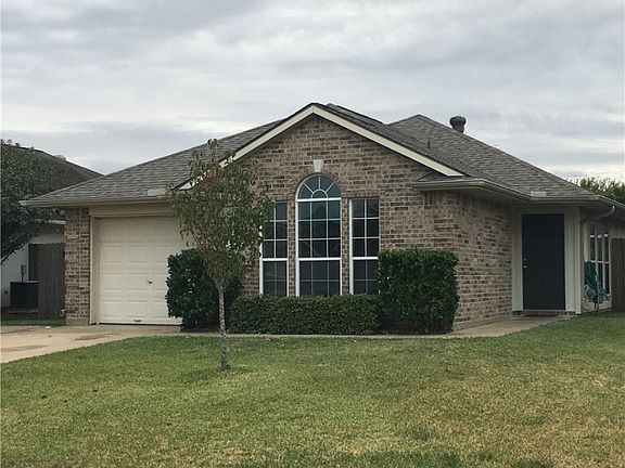 3rd image of 609 Plano Dr