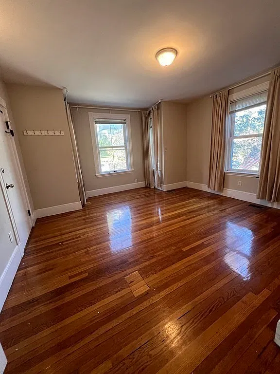 2 bed, 1.0 bath, 850 sqft, $2,500 — Photo 3