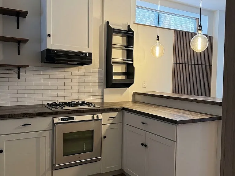 923 Lovering Ave — Photo 3