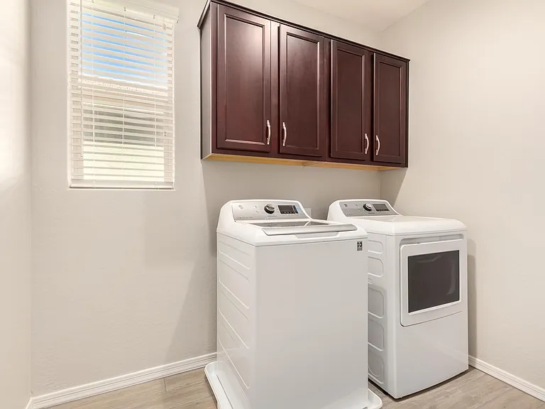 2570 S Quaintance St — Photo 31
