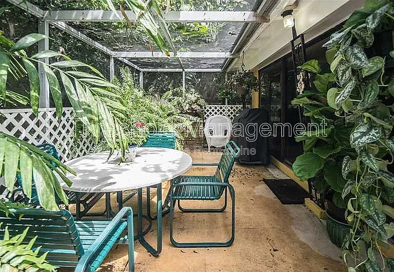 6910 SW 64th Ave — Photo 38