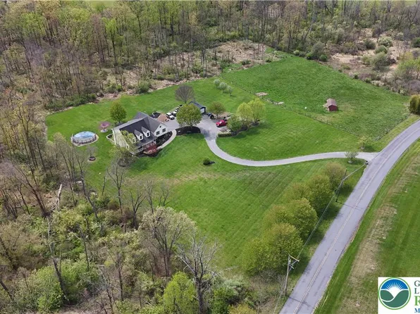 725 Buttermilk Rd, Hellertown, PA 18055