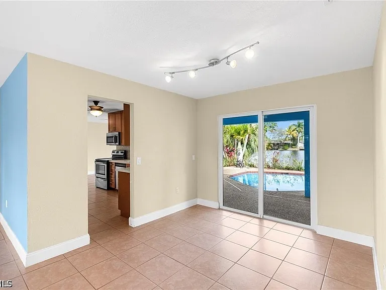 11831 NW 31st Pl — Photo 9
