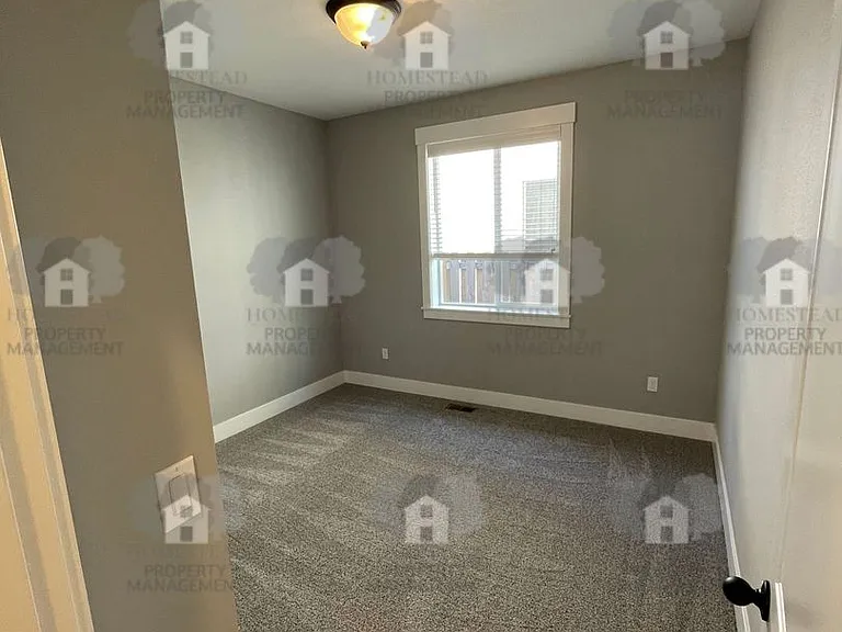 1062 Chestnut St — Photo 8