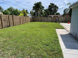 1700 SW 64th Ter, Pompano Beach, FL 33068