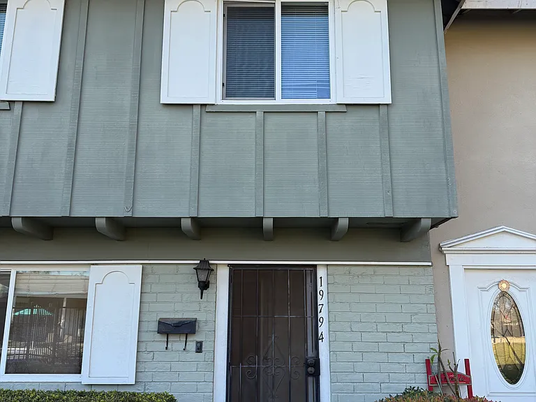 19794 Kingswood Ln — Photo 1