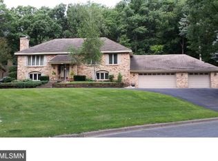 40 Oak Shore Dr, Burnsville, MN 55306
