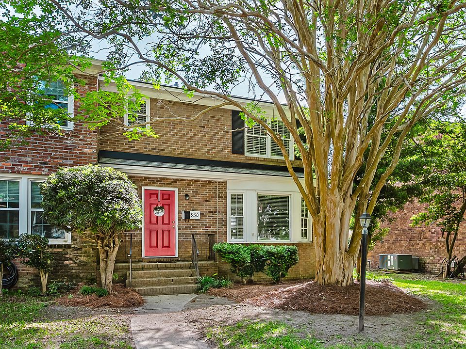 1st image of 950 Cottingham Dr