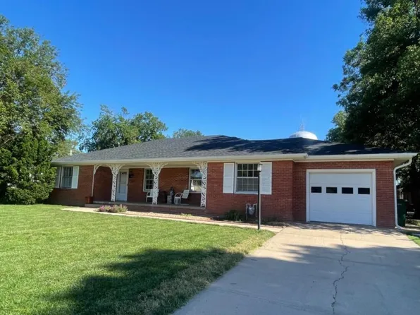 715 W 5th St, Larned, KS 67550