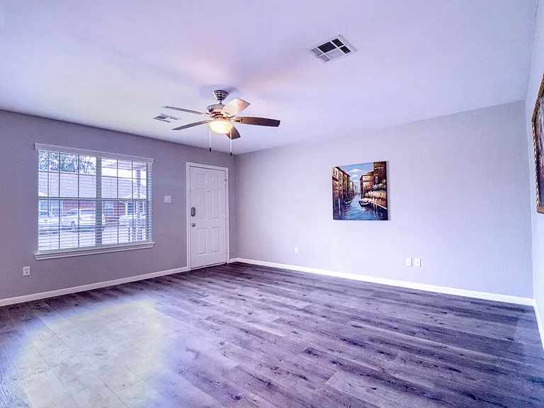 2221 Bowie Dr #7 — Photo 14