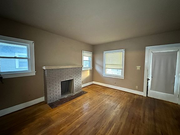 4th image of 118 W 17th Ave