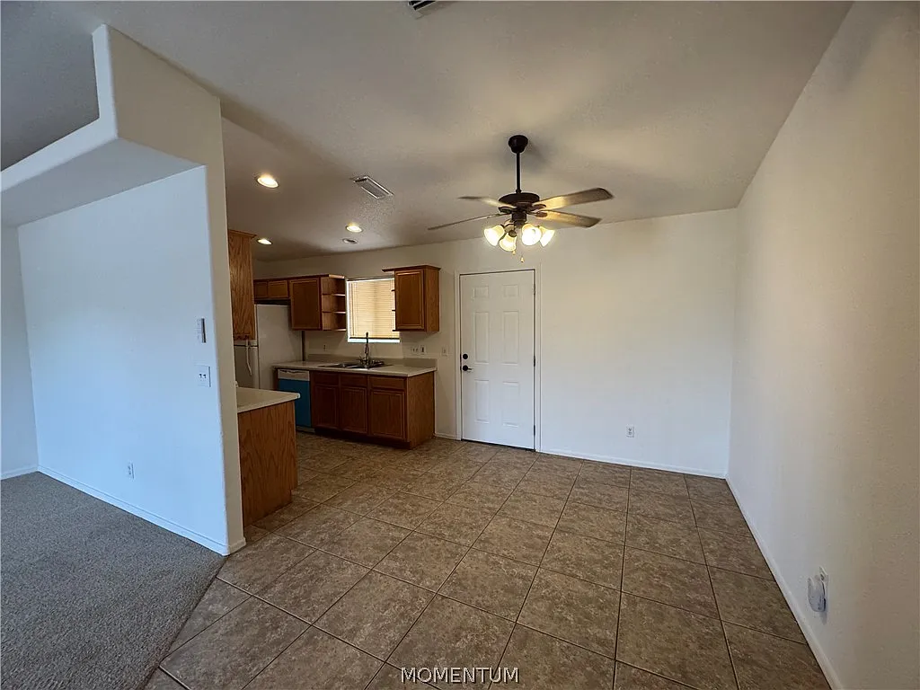 3 bed, 2.0 bath, 1159 sqft, $1,550 — Photo 4