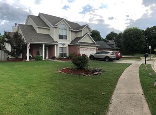 2063 E Flint Creek Dr, Fayetteville, AR 72703