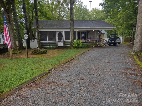 108 Captains Ct, Mount Gilead, NC 27306