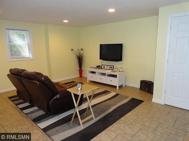 2nd image of 3774 Pine St #1