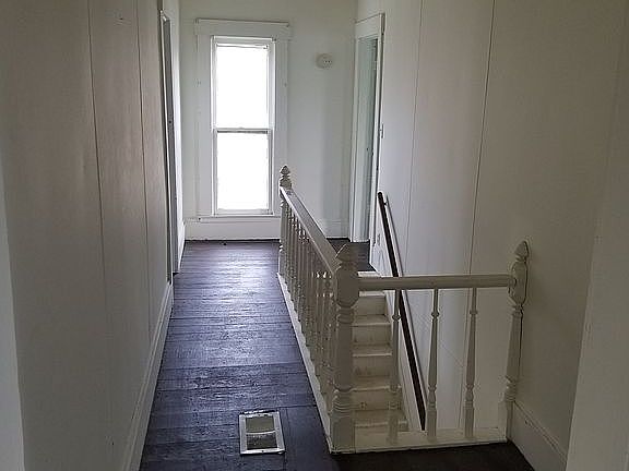 3rd image of 609 N Monroe St