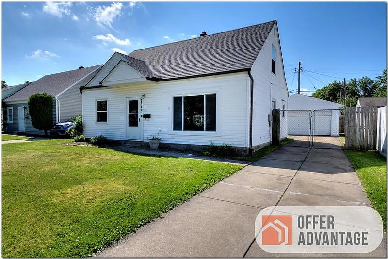 26280 Farringdon Ave photo 1