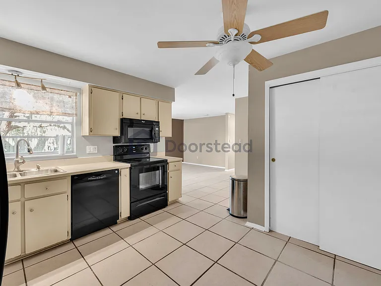 9437 Graystoke Ln — Photo 16