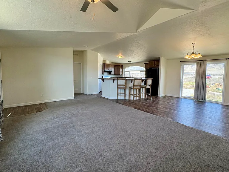 1415 Van Diest Rd — Photo 4