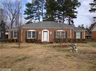 2808 Darden Rd, Greensboro, NC 27407