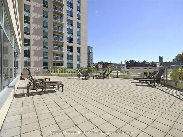 234 Rideau St #707 — Photo 28