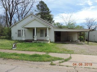 406 N 3rd St, Ozark, AR 72949