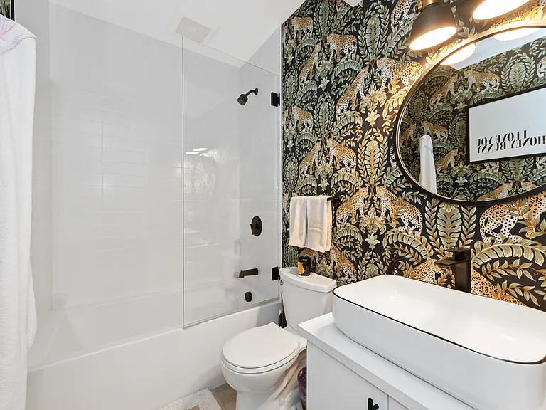 347 Maverick St #7 — Photo 14