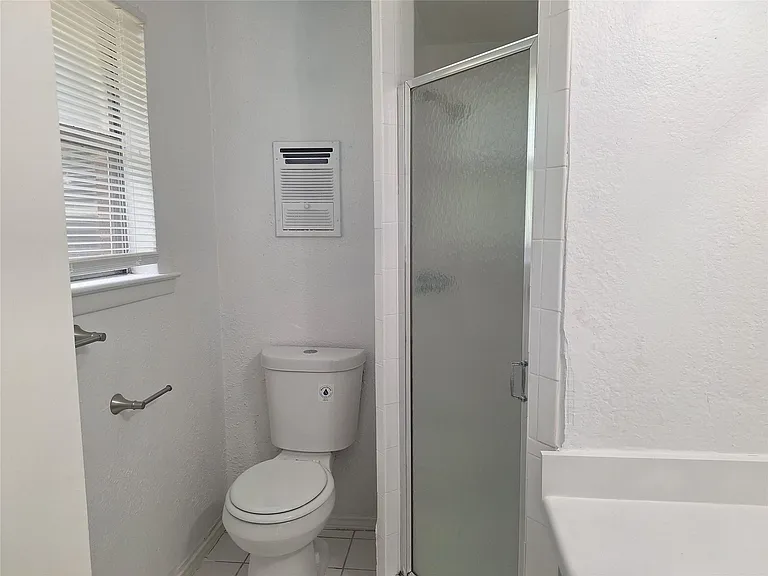 6005 Barry Dr — Photo 24