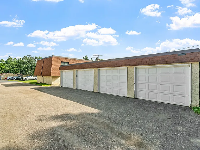 Arcadia Quadplex 2166 (garages)