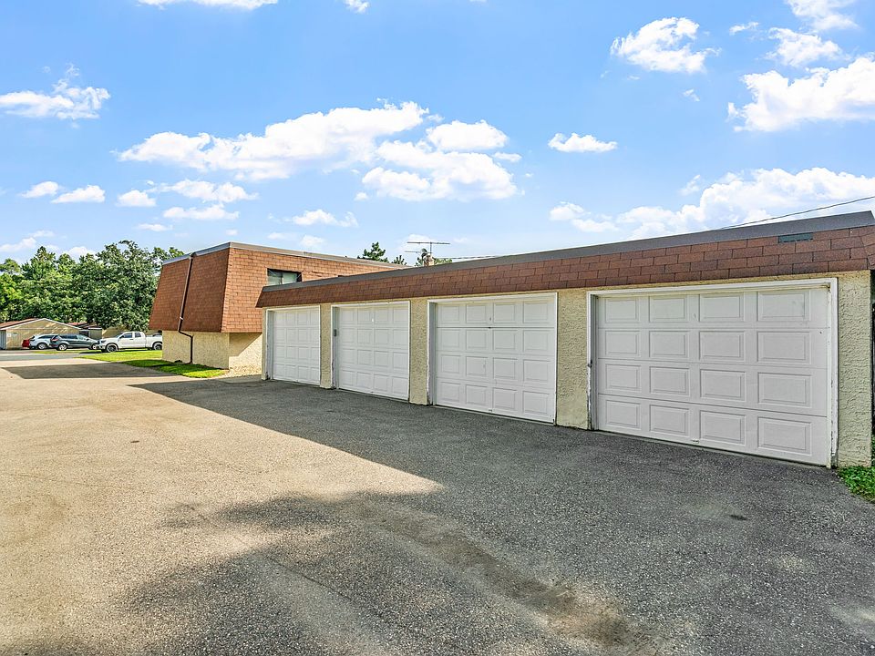 Arcadia Quadplex 2166 (garages)