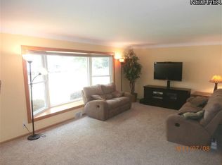 1143 Haverston Rd, Lyndhurst, OH 44124