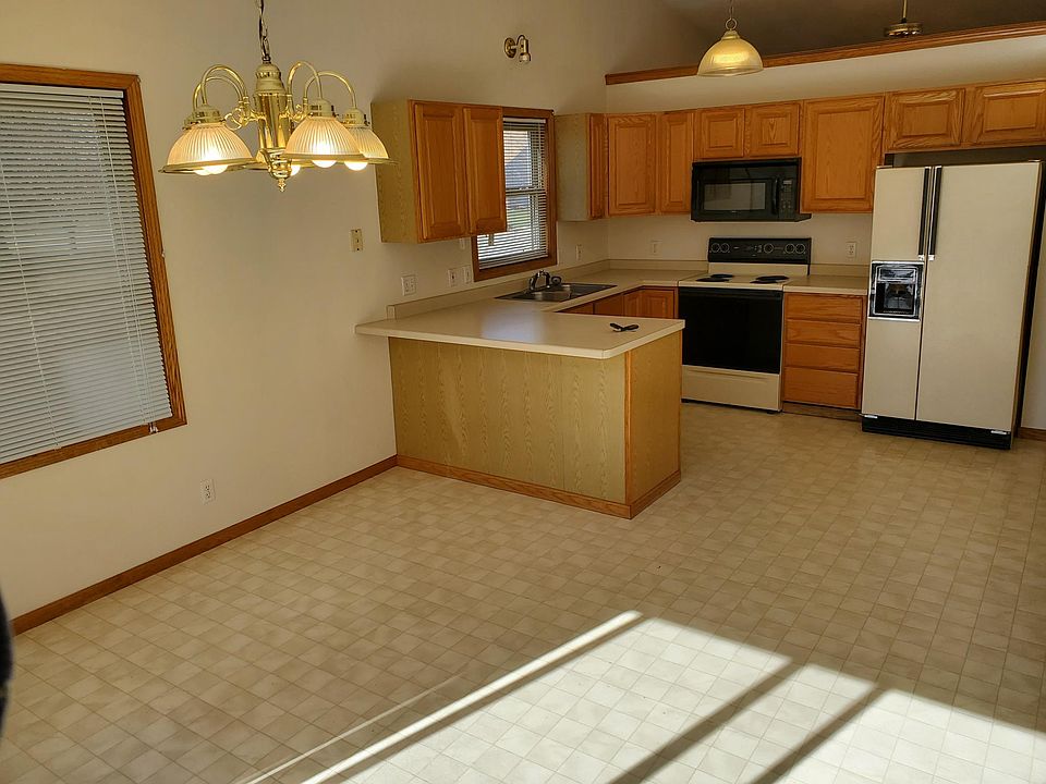 1st image of 3331 Bond Pl