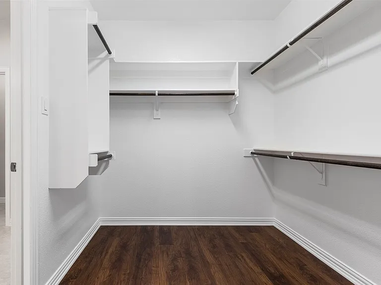 912 Slate Ln — Photo 10