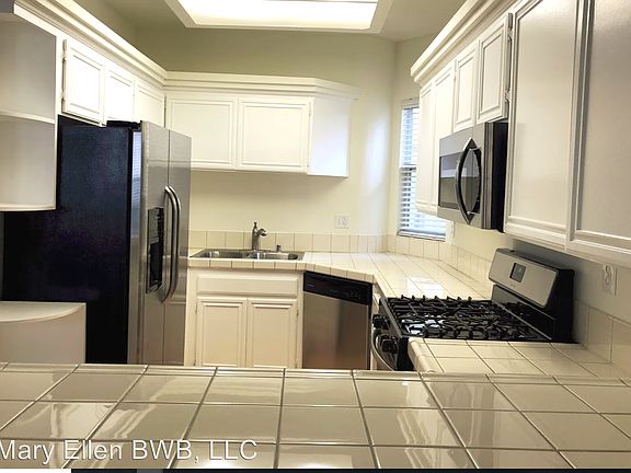 3rd image of 4243 Mary Ellen Ave APT 04
