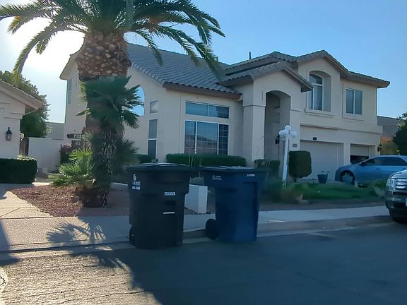 3rd image of 1315 S Larkspur St