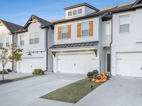 16 Garrison Dr, Winder, GA 30680