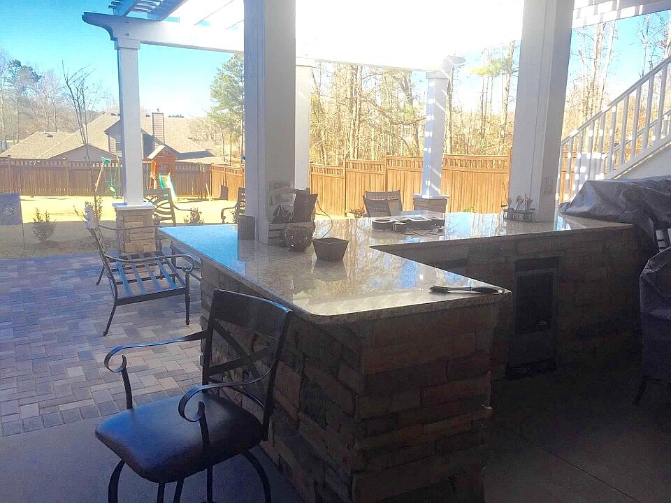Outdoor kitchen