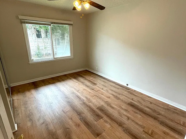 373 Termino Ave #3 — Photo 8