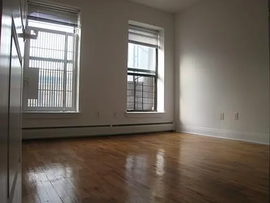 Rented by R New York | media 11