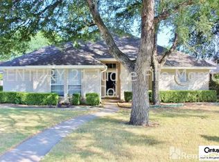 907 Red Oak Dr, Mansfield, TX 76063