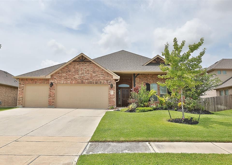 Fabulous 4 bedroom with 3-car garage