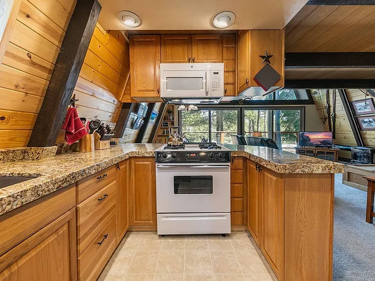 14806 Davos Dr — Photo 11