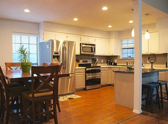 2nd image of 3805 Wentworth Dr